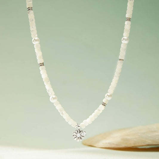 Daisy Nacre Beaded Necklace