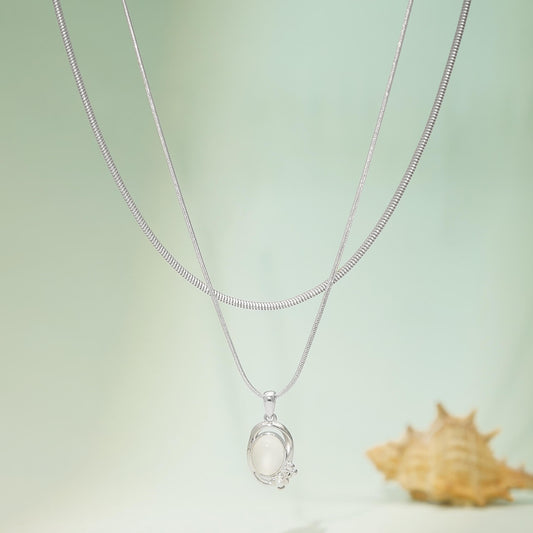 Poolside Bone Chain Pendant Necklace
